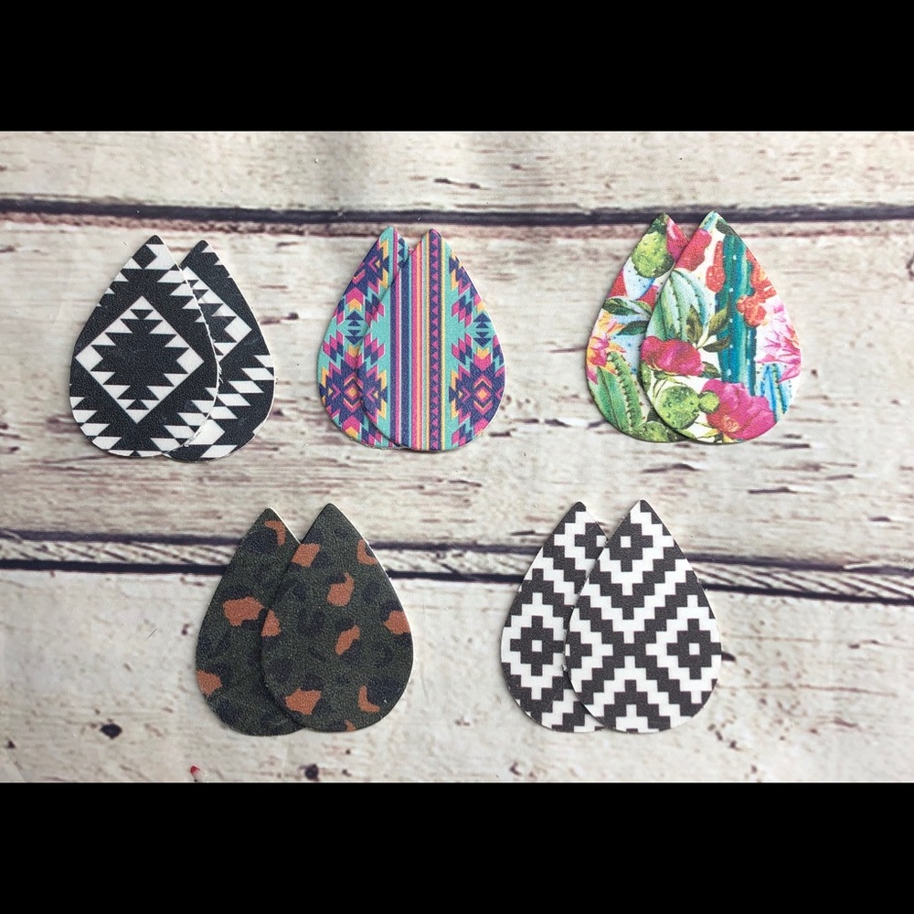 Leather earrings